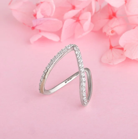 Silver Beautiful Vanki Ring